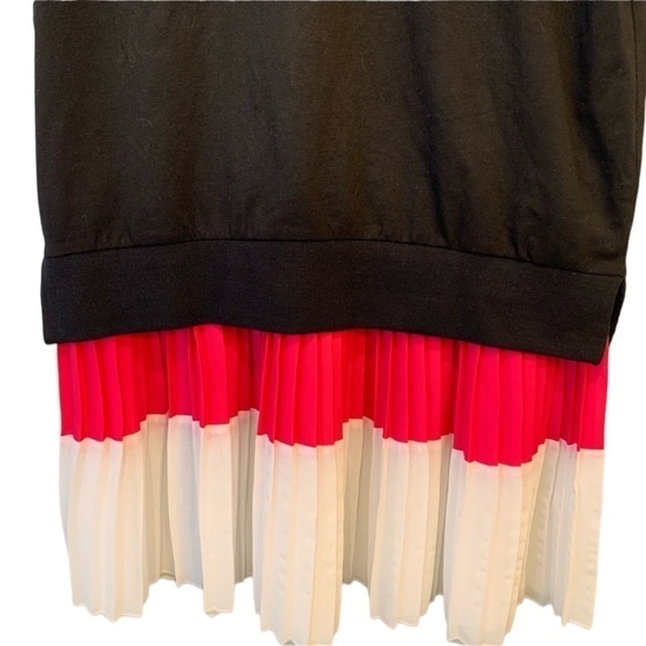 WOO Mini Color Block T-Shirt Dress - Picture 6 of 6